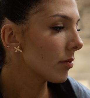 Les Boucles d'oreilles Croix