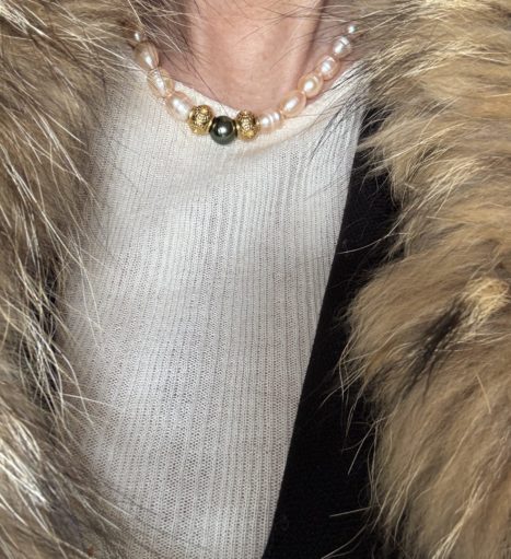 COLLIER VICTORIA